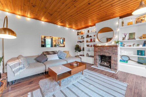 Cozy PEC Retreat w/ Private Hot Tub - Peaceful Winter & Spring Stay