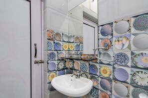 House | Bathroom - Collection O Nscb International Airport (Barakpur)