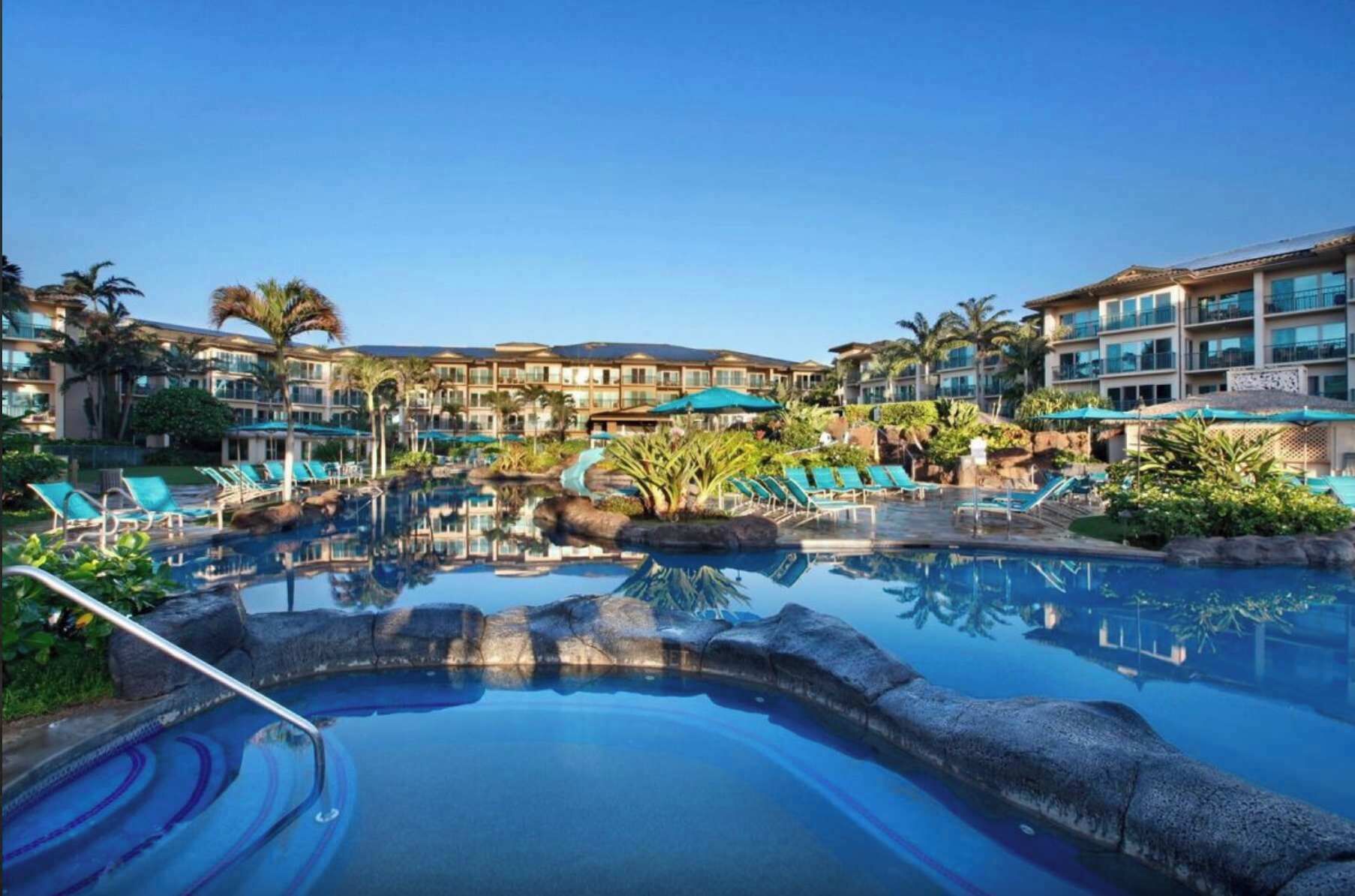 Deluxe Apartment, Non Smoking | Kolam renang | 2 kolam renang terbuka 