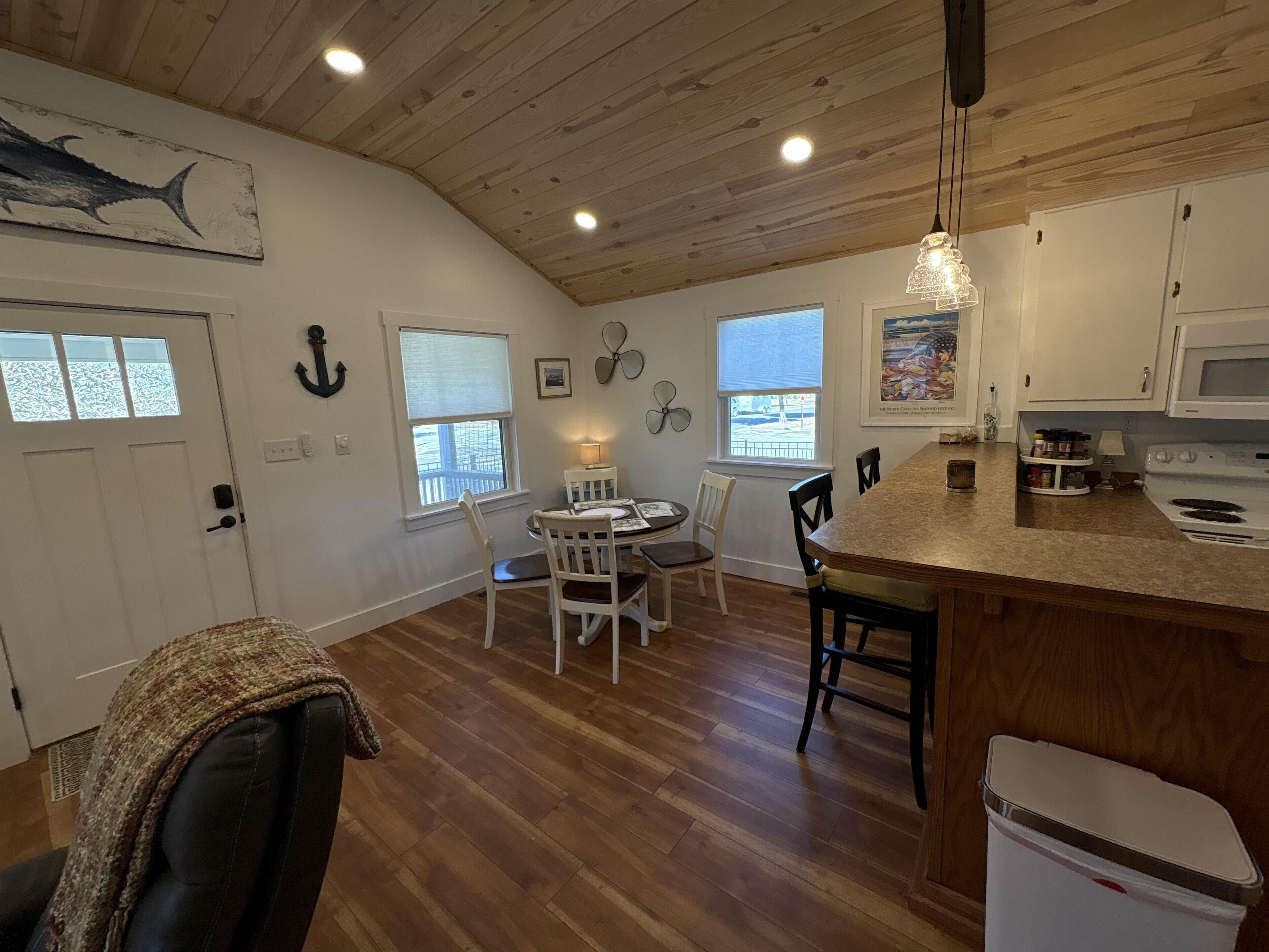 冰箱、微波炉、烤箱、炉灶