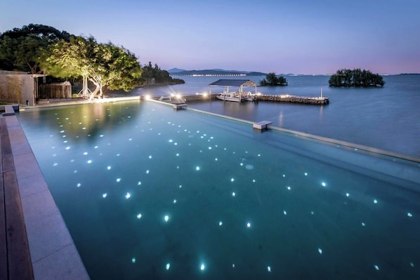 Piscina stagionale all'aperto