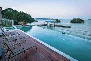 Seasonal outdoor pool - CLOUD RETREAT (Suzhou)