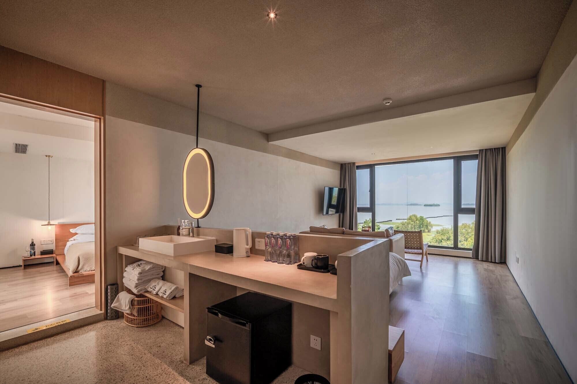 Suíte família, vista para o lago | Comodidades do quarto