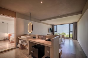 Suíte família, vista para o lago | Comodidades do quarto