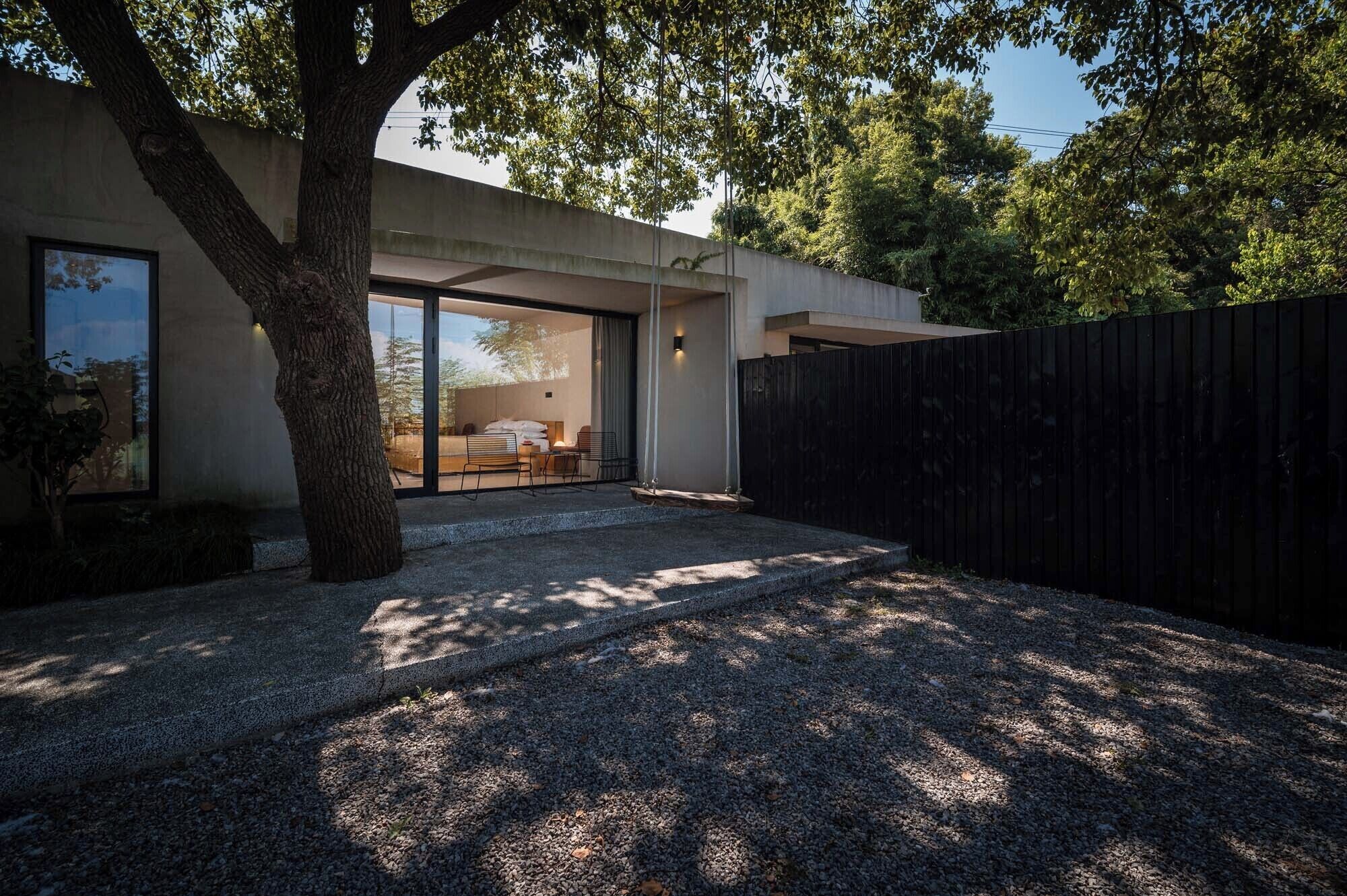 Quarto casal superior, vista para o lago | Vista para o pátio