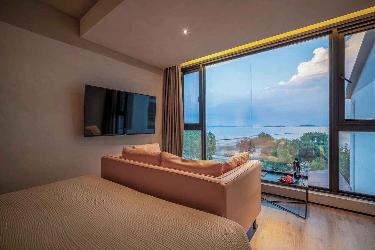 Quarto casal sênior, vista para o lago | Vista do quarto