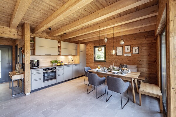 Private kitchen - Chalet mit Sauna im Vital Camp Bayerbach (Bayerbach)