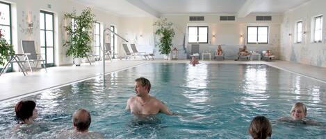 木屋 | 泳池 | 室内游泳池,室外游泳池