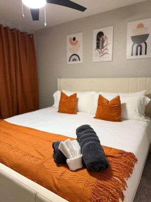 デスク、アイロン / アイロン台、旅行用ベビーベッド、WiFi