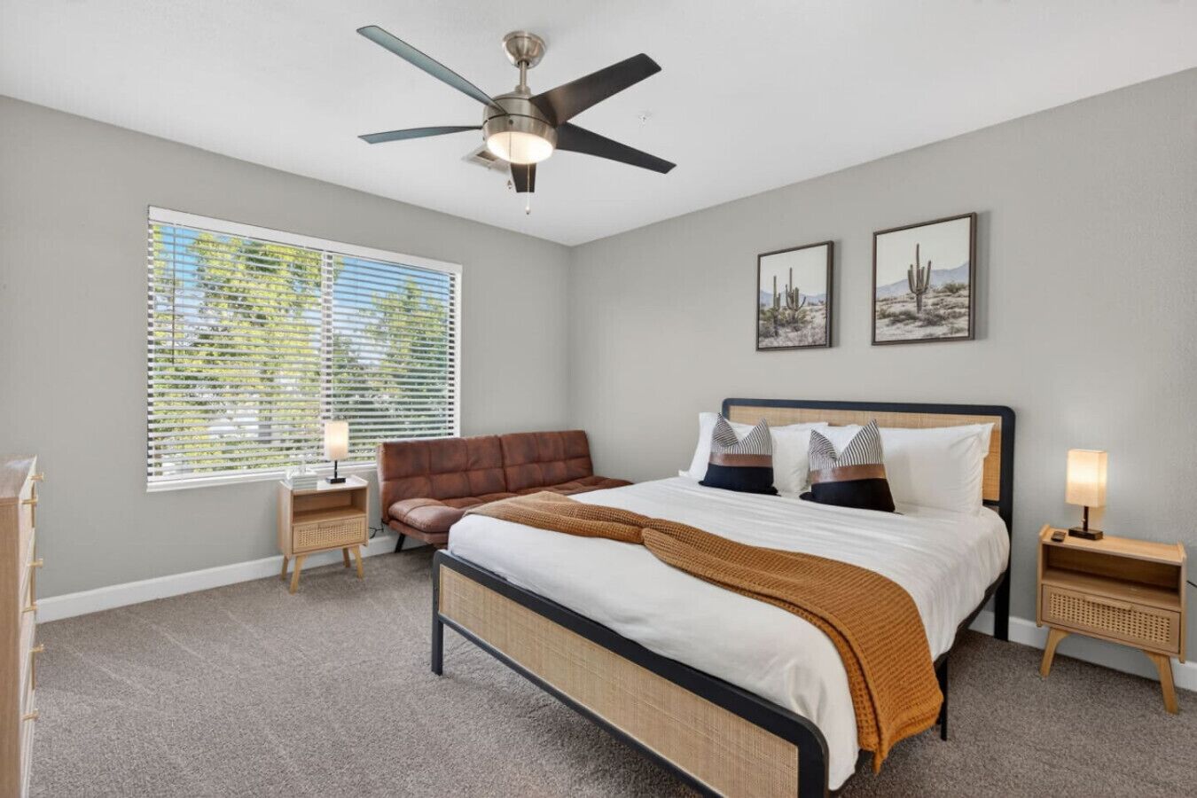 Desk, iron/ironing board, travel cot, WiFi