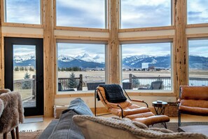 Fernseher, Kamin, Arbeitsbereiche