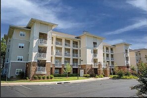 Exterior - Celebrate the week of 4th of July in Branson MO! -Spacious Condo-Great Location! (Branson)
