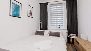 Iron/ironing board, WiFi, bed sheets