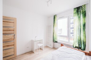 Iron/ironing board, WiFi, bed sheets