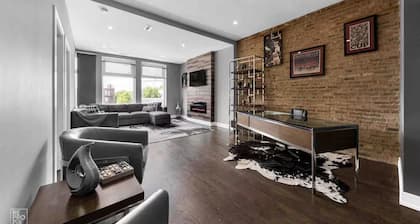 4 Bedroom Penthouse Loft in Heart of Wicker Park