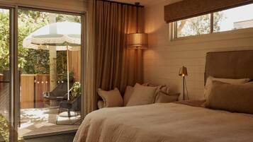 Soundproofing, iron/ironing board, free WiFi