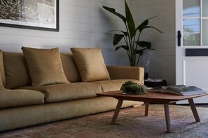 Living area - 28 Degrees Byron Bay - Adults Only (Byron Bay)