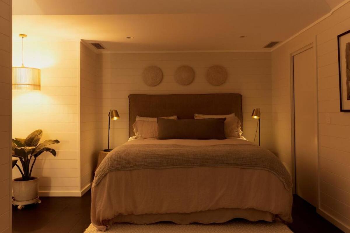 Luxe villa (Residence) | Geluiddichte muren, een strijkplank/strijkijzer, gratis wifi, beddengoed