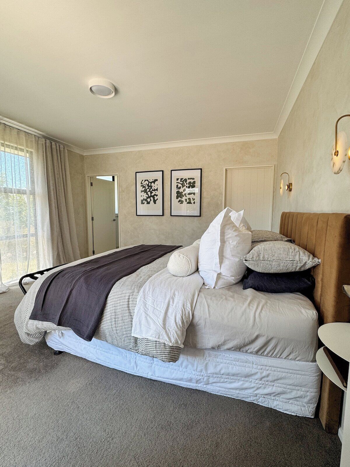 5 bedrooms, iron/ironing board, travel crib, WiFi