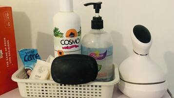 Shower, bidet, towels, soap
