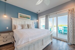 Free WiFi, bed sheets - Salty Sunrise - Nags Head MP 15.5, Oceanfront, Elevator, Free Heated Pool, Tiki Bar, Hot Tub, Pets (Nags Head)
