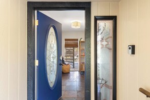 Interior - Surrounded by Gardens, Mountain Views From Rooftop Deck, Pets OK! (Sedona)