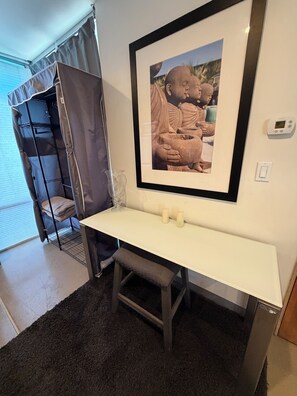Interior - Stylish Midtown Guest Suite King Bed W/D access (Reno)