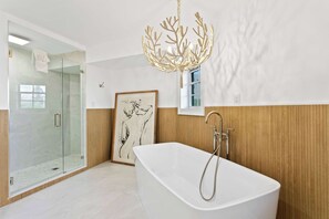 Shower, hair dryer, towels, shampoo - Walks on the Shores • Private Beach Front Access (Indian Shores)