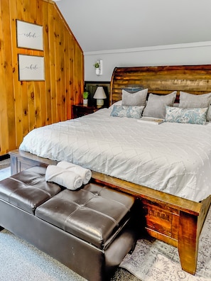 5 bedrooms, iron/ironing board, travel cot, WiFi - Lakeview Italian Chalet with Hot Tub, Kayaks, Fire pit, Skiing in Lake Harmony (Lake Harmony)