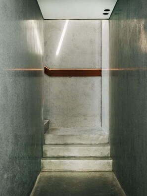 Interior - Triptych - The Blunt House (Tasman)