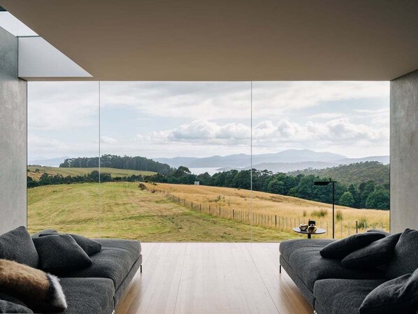 Interior - Triptych - The Blunt House (Tasman)