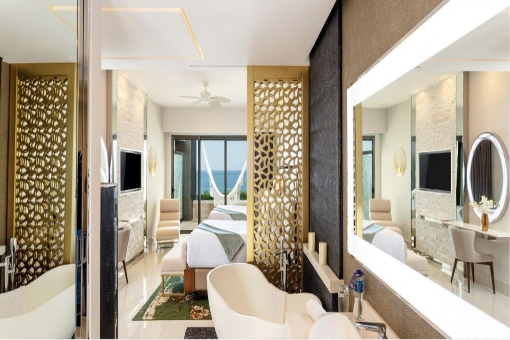 Iron/ironing board, internet, bed sheets