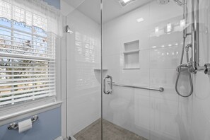Douche, serviettes fournies