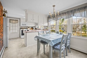 Coffee/tea maker, fridge, microwave, stovetop - Relaxing Cape Escape Near Beaches and Local Eats (Harwich Port)
