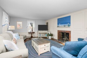 TV - Relaxing Cape Escape Near Beaches and Local Eats (Harwich Port)