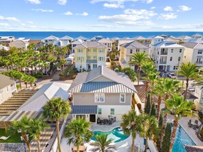 Exterior - Steps to White Sand Beach ~ Private Heated Pool & Hot Tub ~ Sleeps 17 (Miramar Beach)