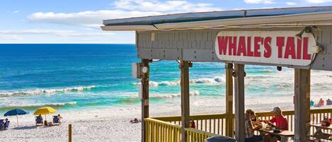 Plage à proximité, chaise longue