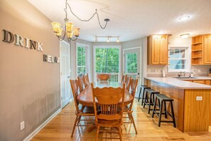 Dining - Family-Friendly Massanutten Retreat, Games, Deck & Nature Views (McGaheysville)