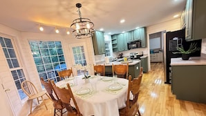 Dining - Family Retreat -Theater, Games, FREE Platinum Pool Pass (Massanutten)