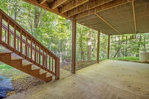 Interior - Family-Friendly Massanutten Retreat, Games, Deck & Nature Views (McGaheysville)