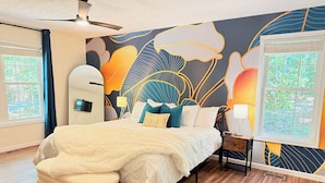 3 bedrooms, desk, iron/ironing board, free WiFi - Family Retreat -Theater, Games, FREE Platinum Pool Pass (Massanutten)