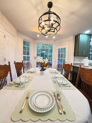 Dining - 3BR + Bonus Room Theater • Game Room • Mountain Retreat (Massanutten)