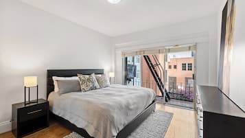 Strykjärn/strykbräda, wi-fi och sängkläder