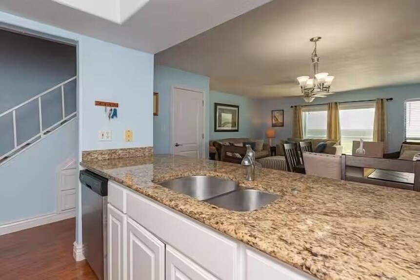 Beachfront Water View In Perfect Paradise At Bayfront Kontiki! - Rockport, TX