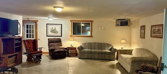 Perfect 4-bedroom building. Perfect for your next hunting or fishing adventure.