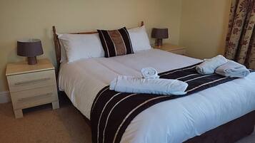 Iron/ironing board, WiFi, bed sheets