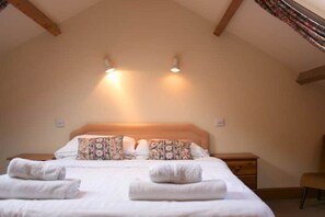Iron/ironing board, WiFi, bed sheets - Cottage 1 – Three bedroom cottage (Salisbury)