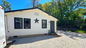 Unclassified image, 5 of 13, button - 4 miles to Mercedes Benz Stadium-Sleeps 4-Best Value ATL STAY (Atlanta)
