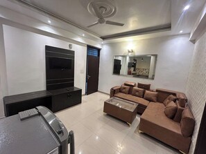 Premium Room - Iris Stays (New Delhi)