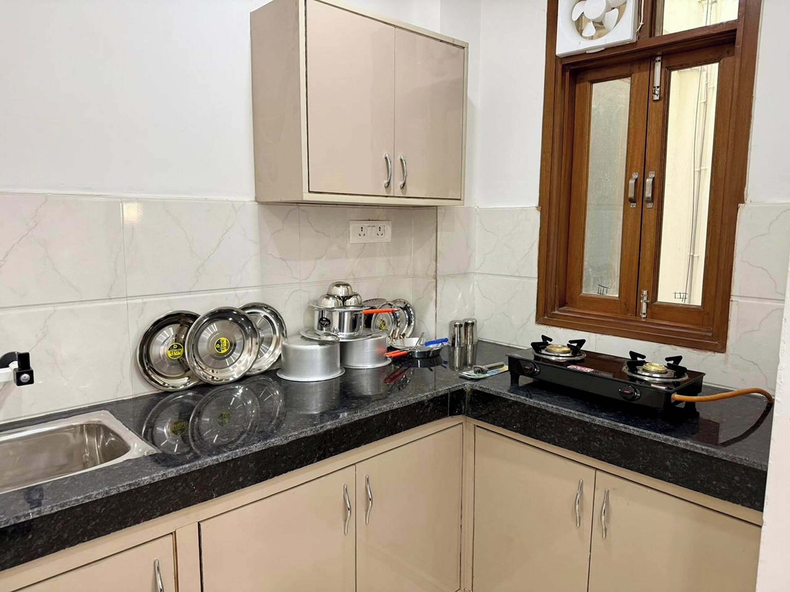 Luxury Room | Private kitchen | Coffee/tea maker, electric kettle